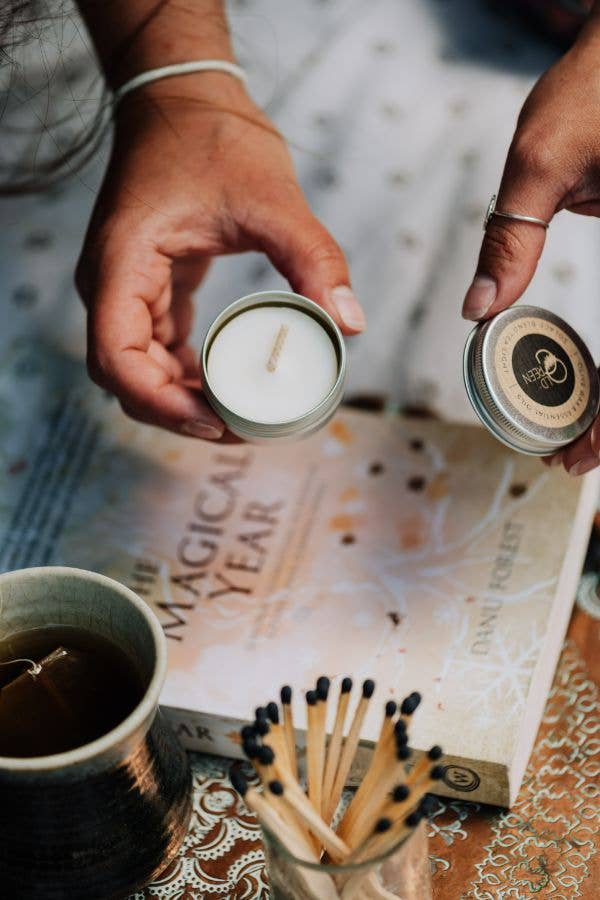 Box of 10 Olive Wax Winter Tealights - 40 hour burn time