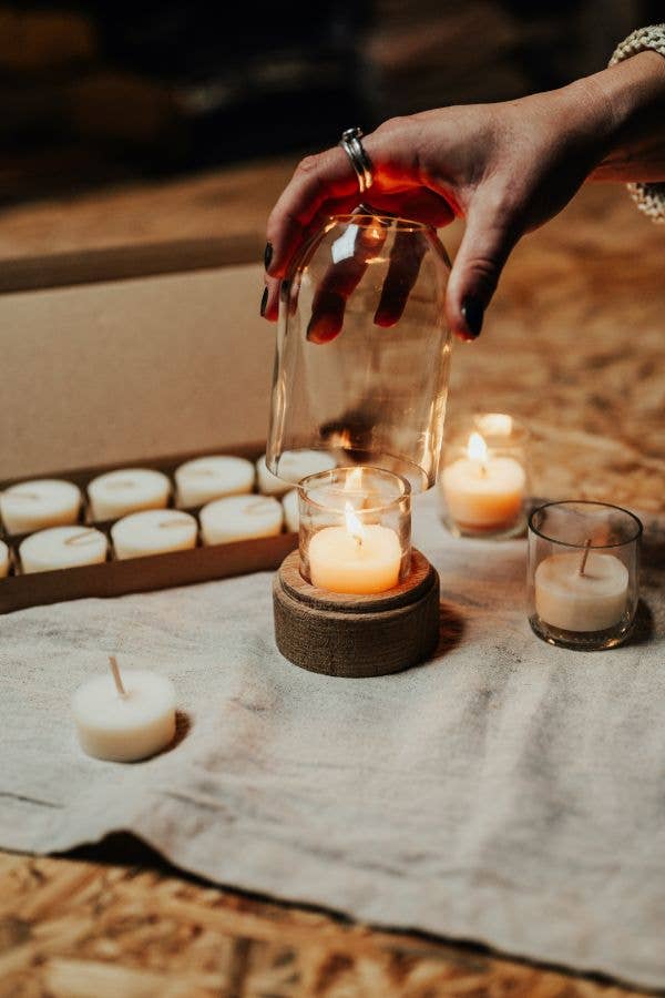 Box of 10 Olive Wax Winter Tealights - 40 hour burn time