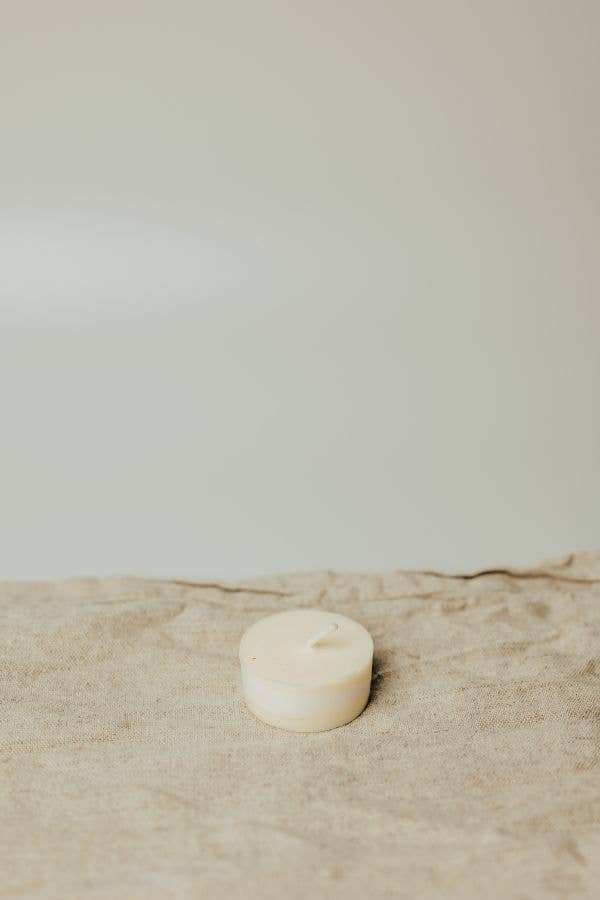 Box of 10 Olive Wax Winter Tealights - 40 hour burn time